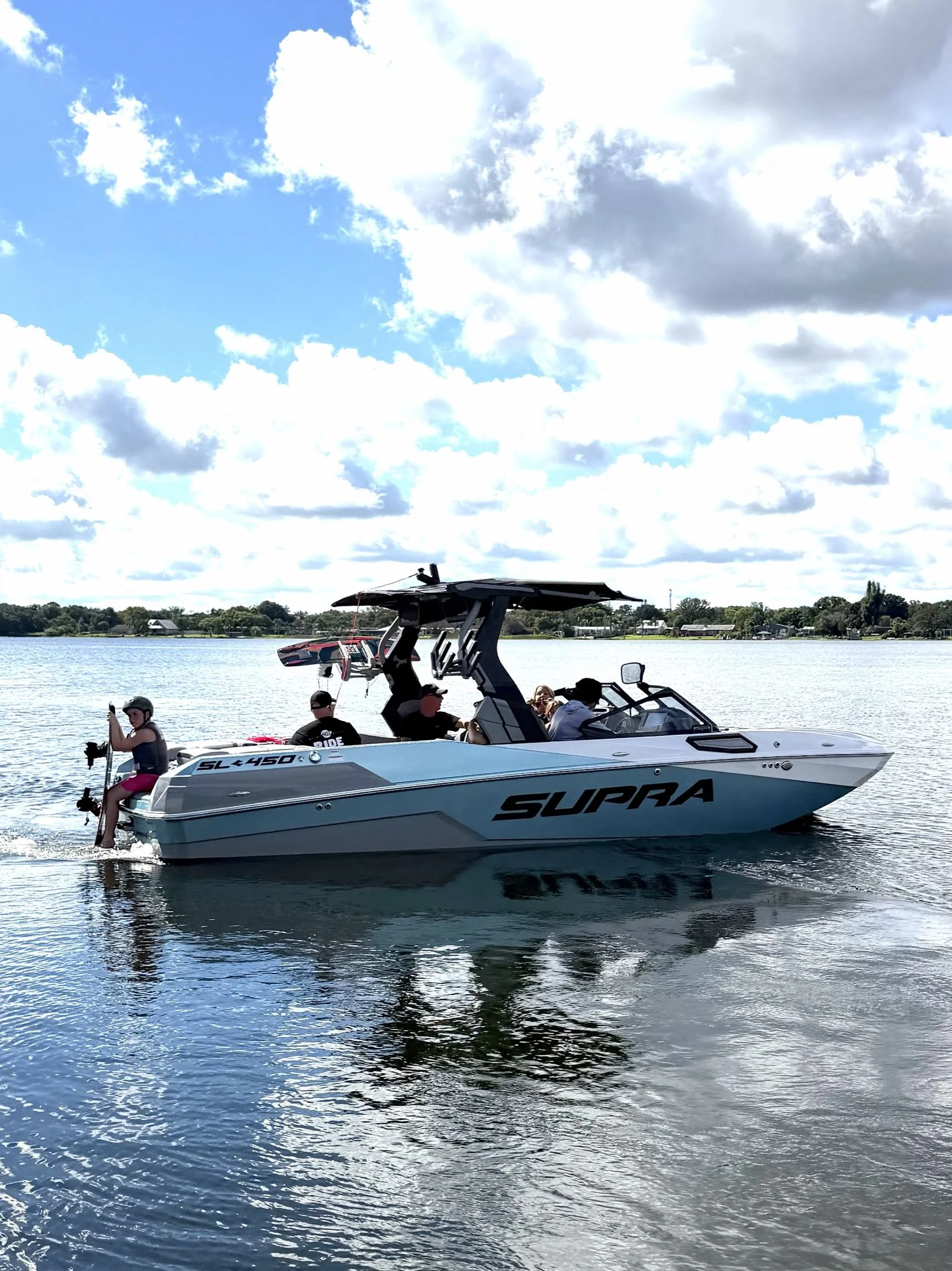 The new Supra SL 450 on Lake Barton with riders on board